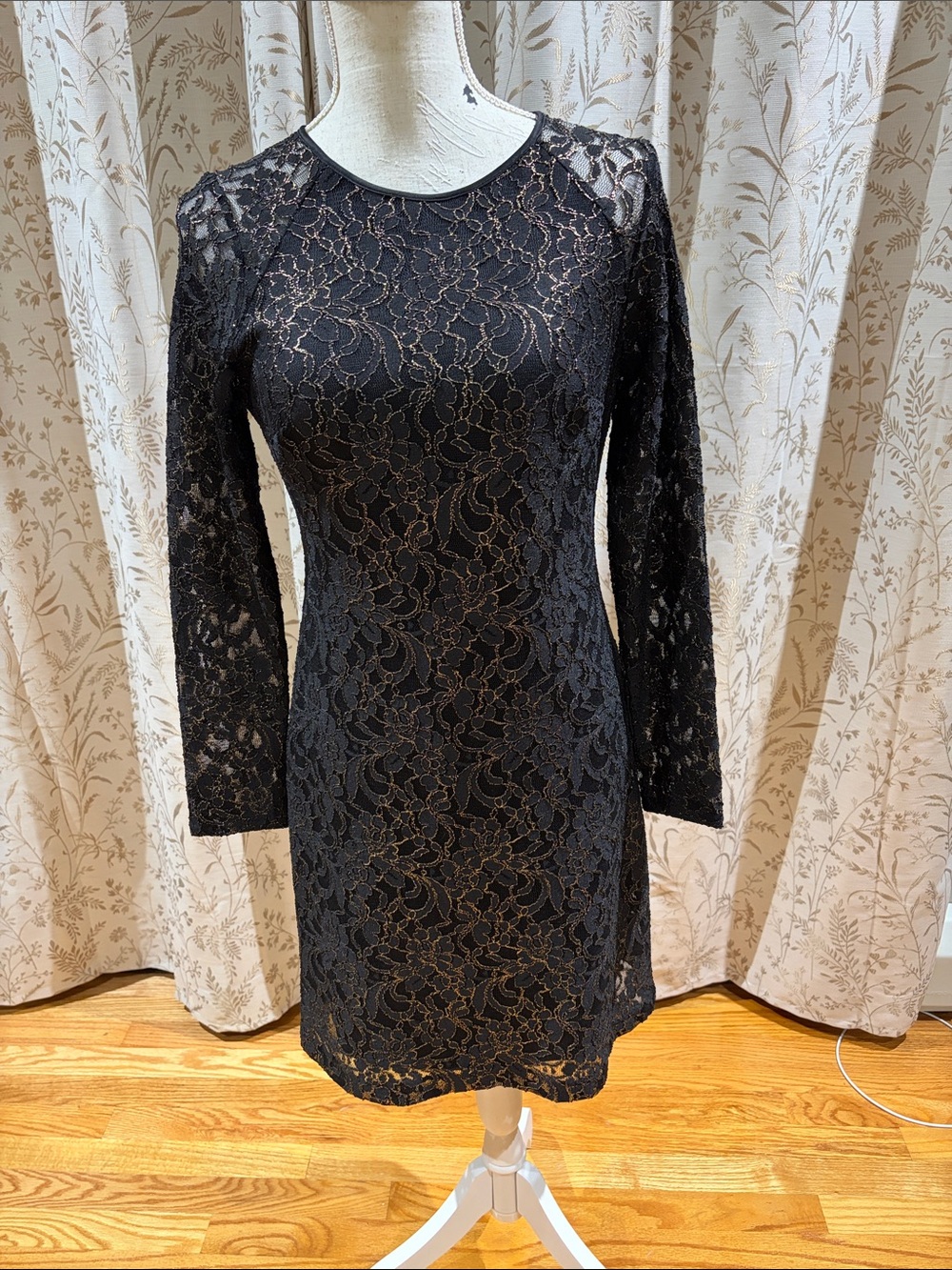 Black/Gold Lace Long-Sleeve Sheath Dress - size 2